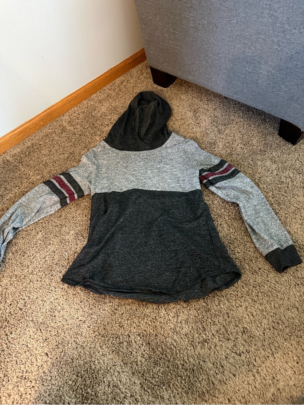 Women's Hooded Colorblock Pullover Sweater - Gray & Black